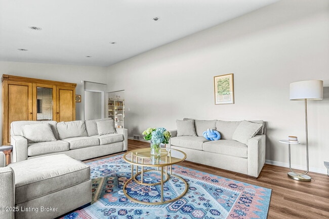 Building Photo - 1515 Vivian Ln