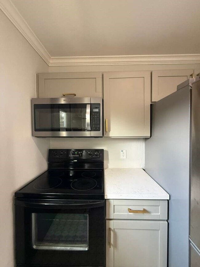 Building Photo - 9623 Elmview Pl