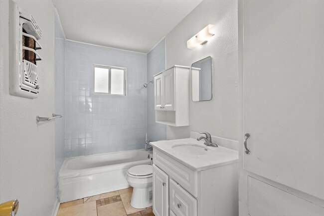 Building Photo - 1219 Lampkin St