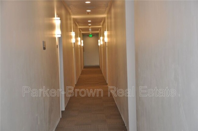Building Photo - 965 Central