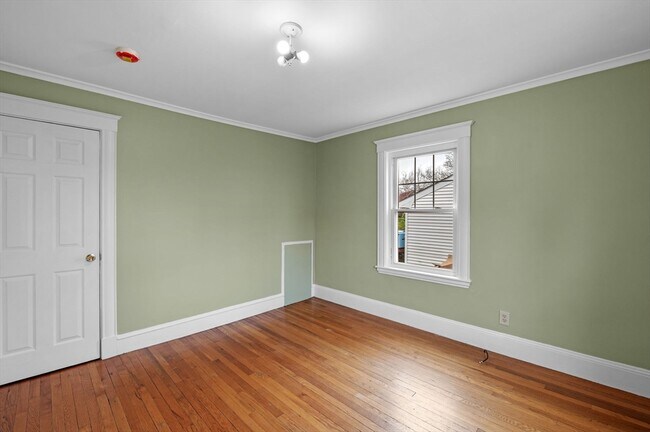 Building Photo - 38 Raymond Rd