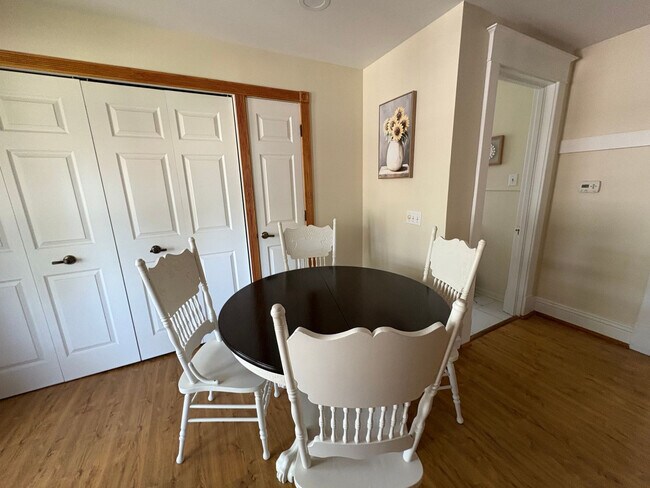 Building Photo - 601 Rumely St