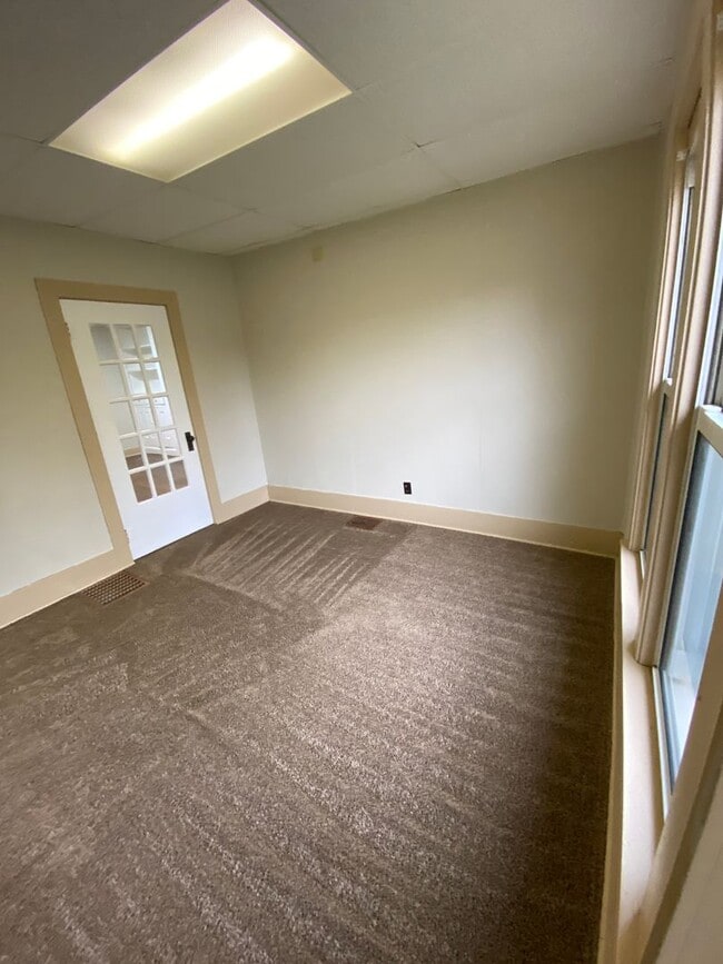 Building Photo - 705 E Montgomery St