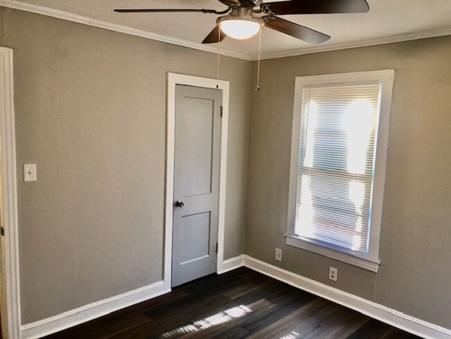 Building Photo - NEW PRICE & $300 OFF MOVE IN SPECIAL-CUTE SOUTH BOSSIER HOME-FRESH PAINT-NEW FLOORS-CLEAN