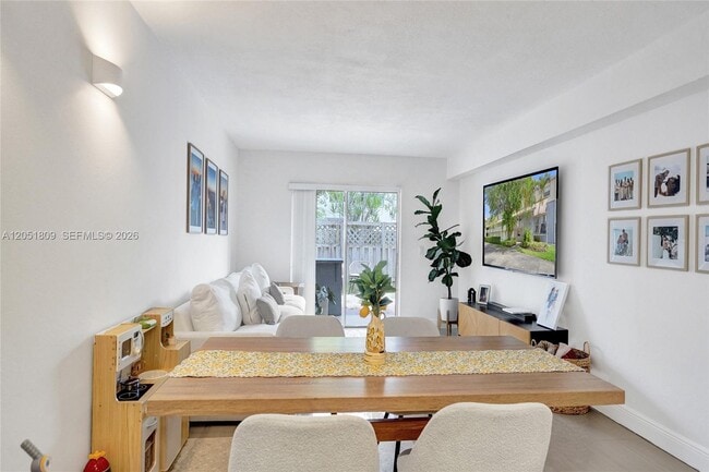Building Photo - 4600 SW 67th Ave