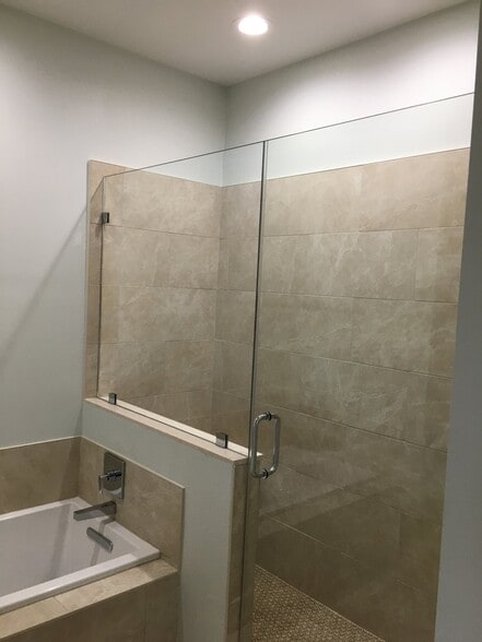 Building Photo - 5053 Donovan Dr