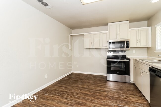 Building Photo - 2918 Rayswood Dr