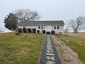 Building Photo - Waterfront Gem with amazing views!