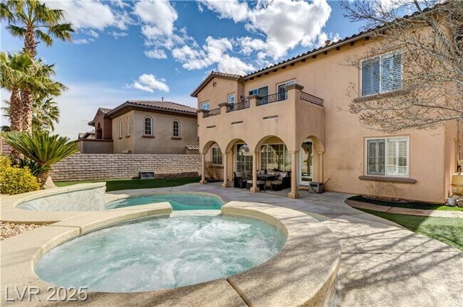 Building Photo - Stunning Home in Gated Community ~ Paseos ...