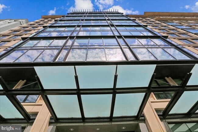 Building Photo - 1133 14th St NW