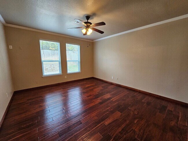 Building Photo - Spacious & Inviting 6-Bedroom Cedar Hill Home – Perfect for Your Next Move