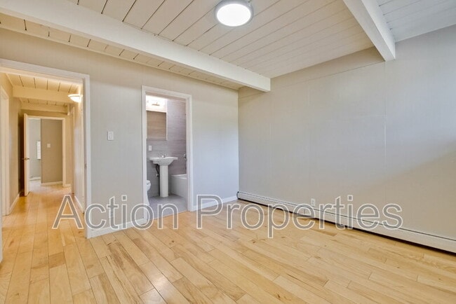 Building Photo - 3733 Carlson Cir