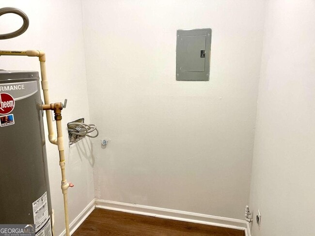 Building Photo - 135 Meadowbrook Ct