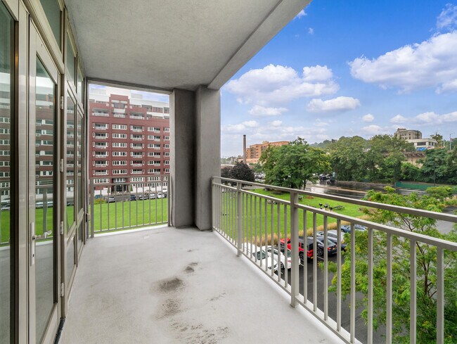 Building Photo - 90 Bay Street Lndg