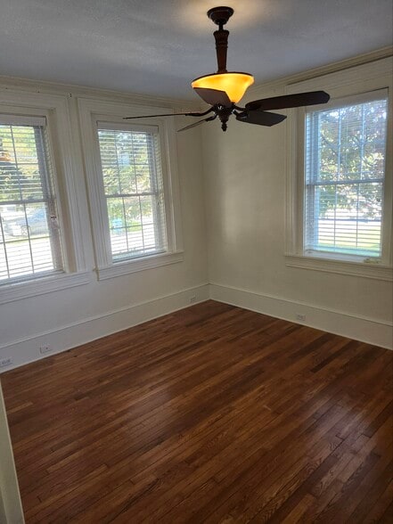 Building Photo - 616 5th Ave W