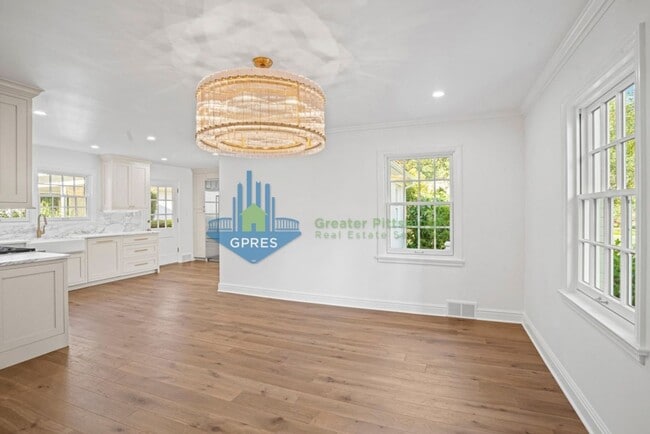 Building Photo - Elegant Fox Chapel 4-Bedroom, 3.5-Bath Home
