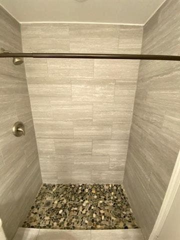 Building Photo - 2929 Hilltop Dr