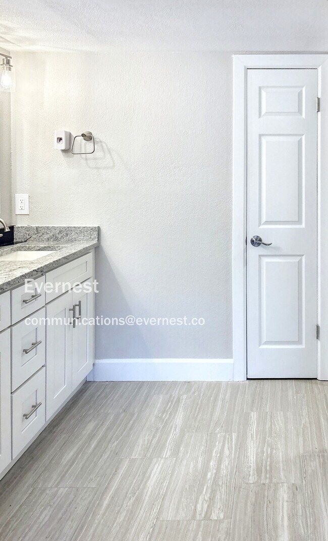Building Photo - 13601 Frigate Ct