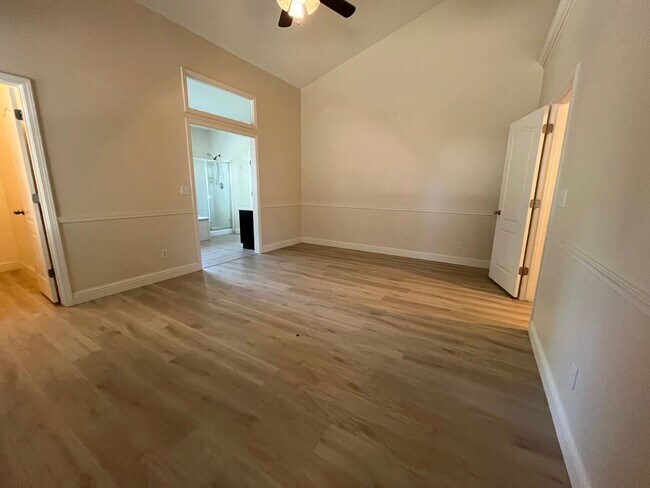 Building Photo - Beautiful Home for rent in Visalia, Ca