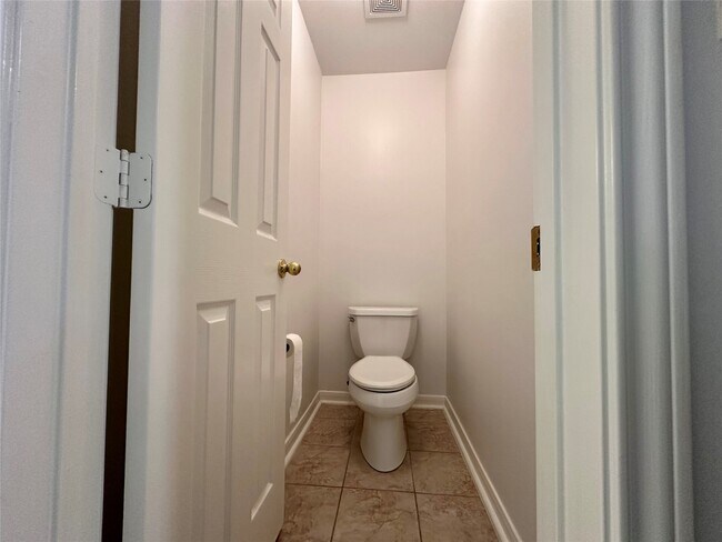 Building Photo - 1318 Cedar Terrace Ct