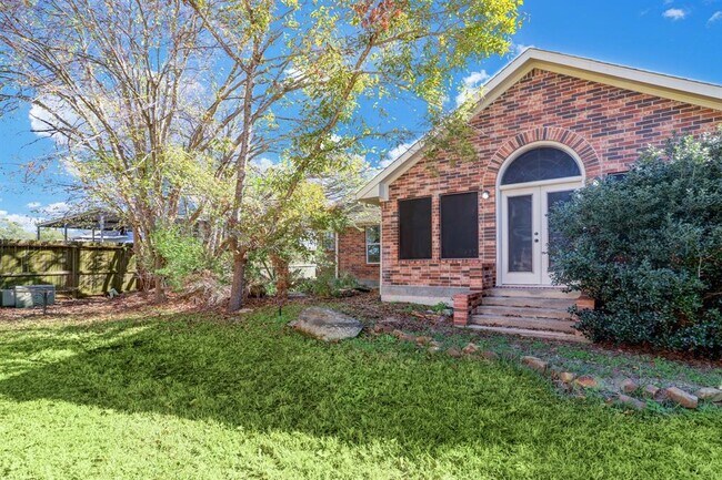 Building Photo - 7098 Shadow Lake Dr