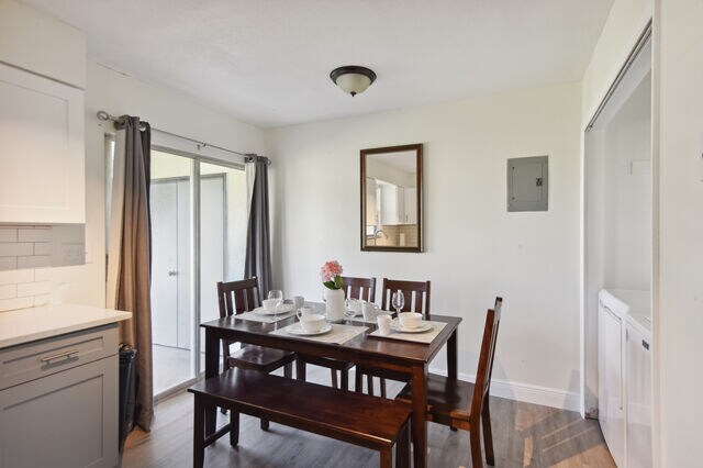 STAGED PHOTO - 813 W Magnolia St