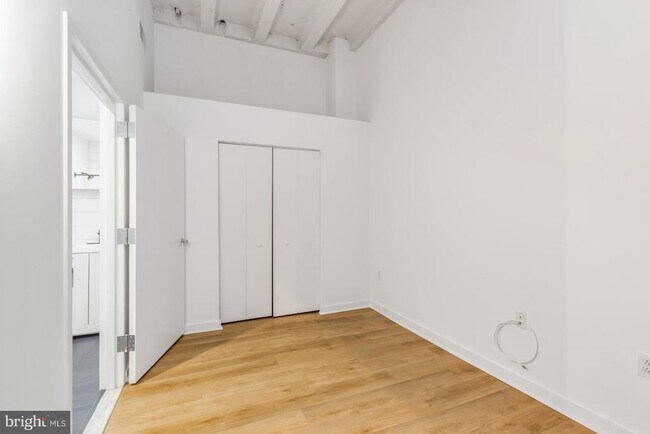 Building Photo - 109 W Wildey St