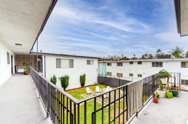 Building Photo - 255 S Ave 55