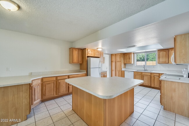 Building Photo - 10424 N 38th Dr
