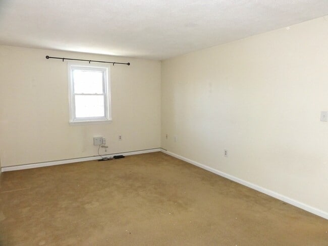 Building Photo - 73 Kennedy Dr