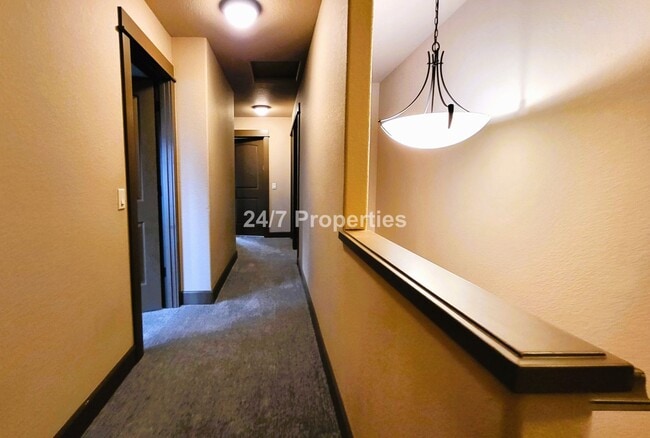 Building Photo - The Perfect 3 BD | 2.5 BA Home in Oregon C...
