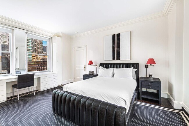 Building Photo - 781 5th Ave