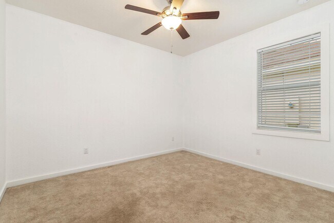 Building Photo - 7410 SW Harbor Cove Dr