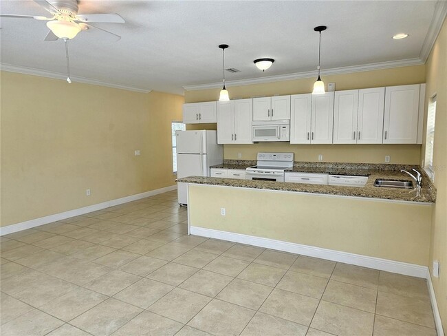 Building Photo - 601 Sandy Nook St