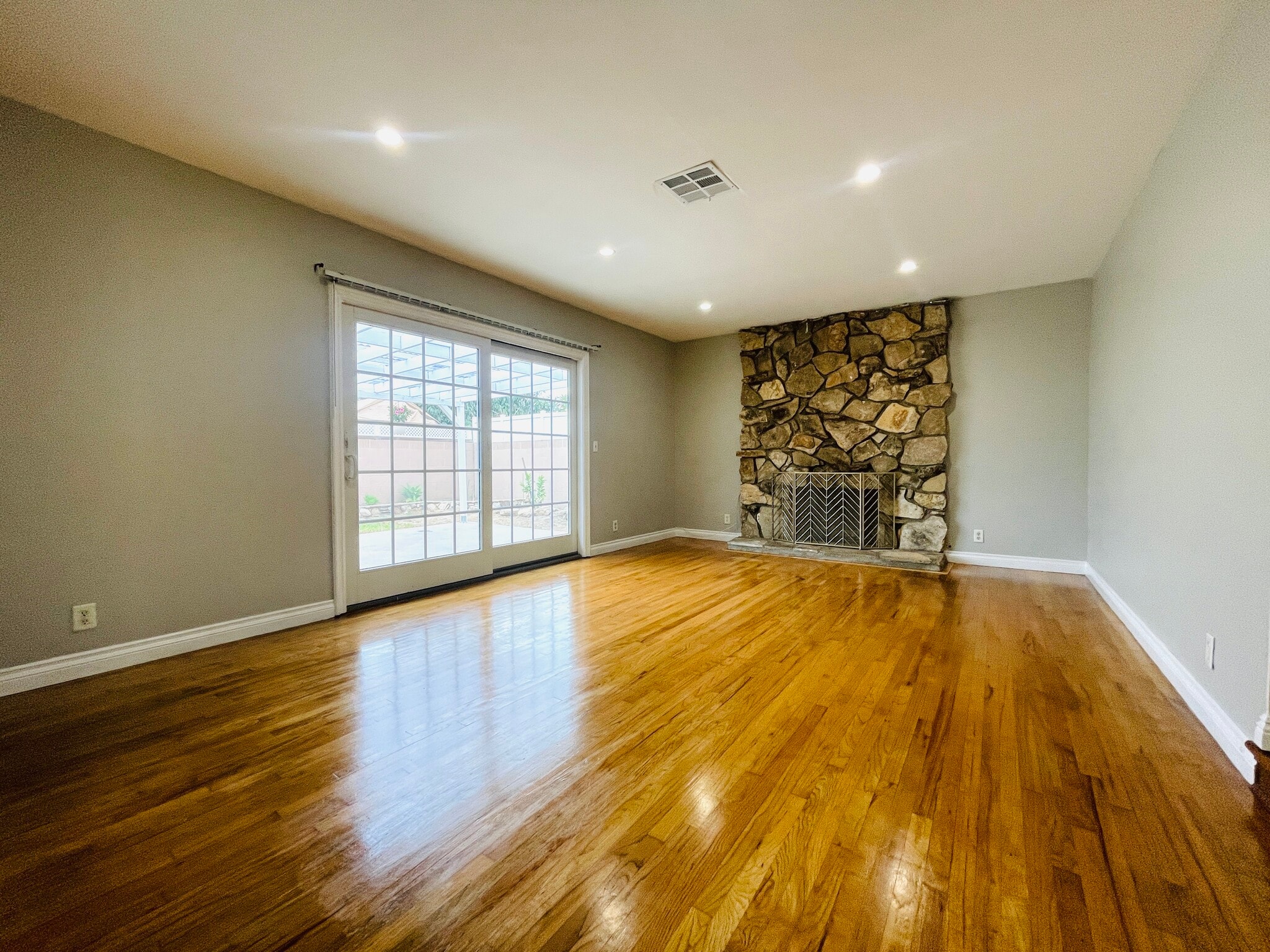 Building Photo - 10473 Rose Ann Cir