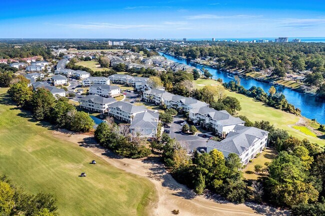 Building Photo - Golf Paradise