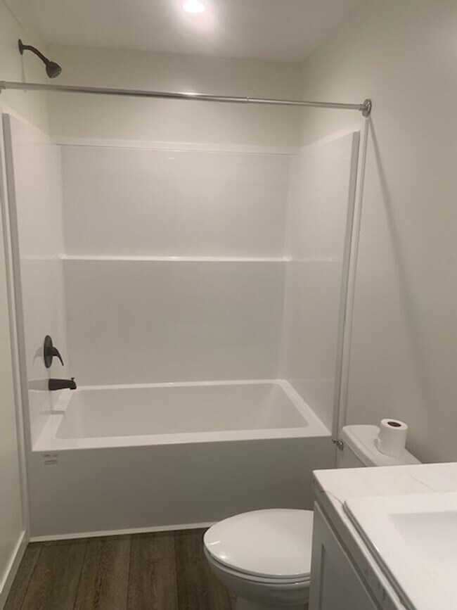 Building Photo - 561 Morris Bridge Rd