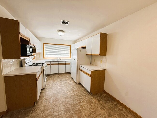 Building Photo - 6126 E Gilbert St