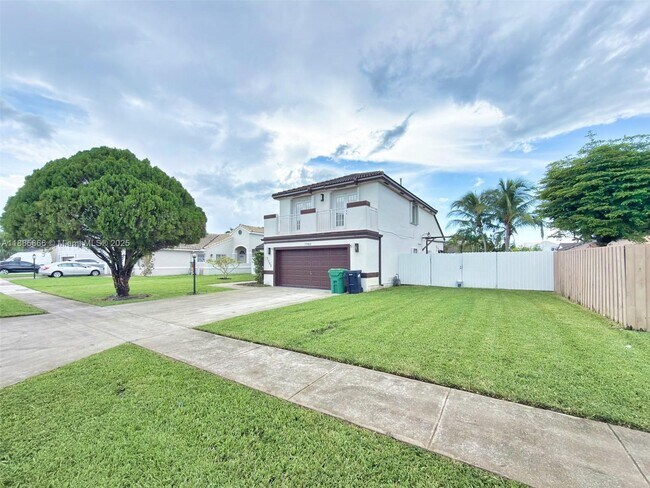 Building Photo - 7780 SW 160th Ave