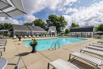 Building Photo - Bay Pointe Apartments
