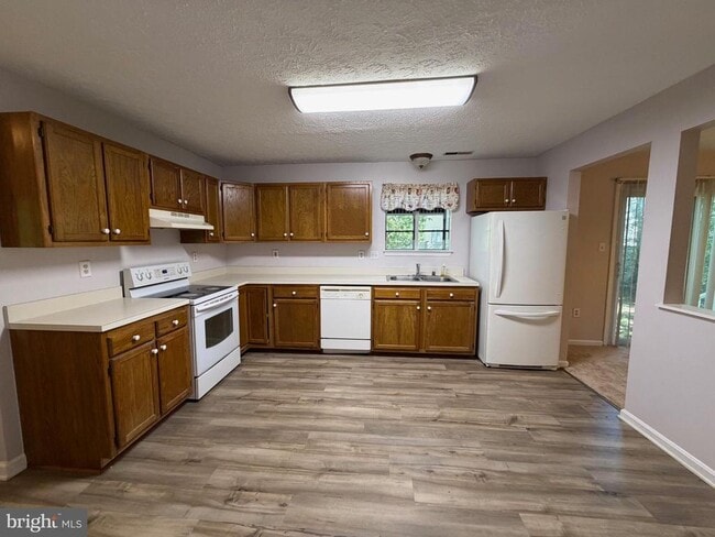 Building Photo - 184 Fargo Rd