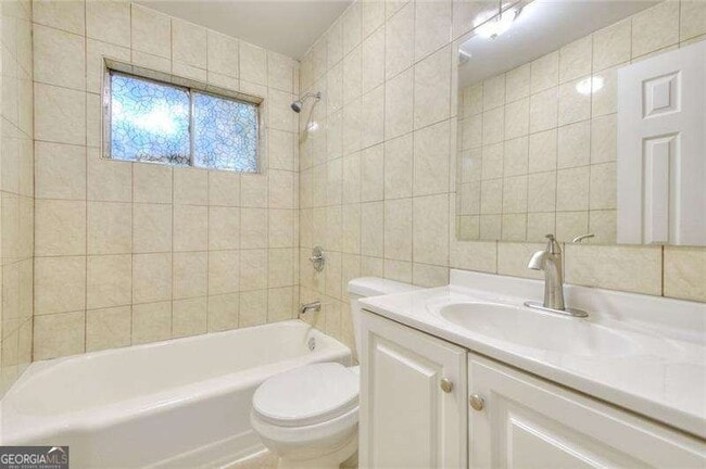 Building Photo - 3946 Green Oak Dr