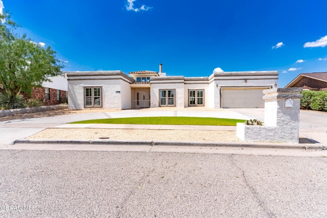 Building Photo - 7033 San Marino Dr