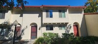 Building Photo - Marvelous East Davis 2 bedroom 1.5 bath Condo