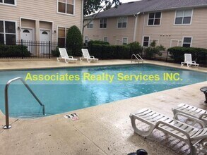 Building Photo - Close to Campus!! 2Br/2.5Ba