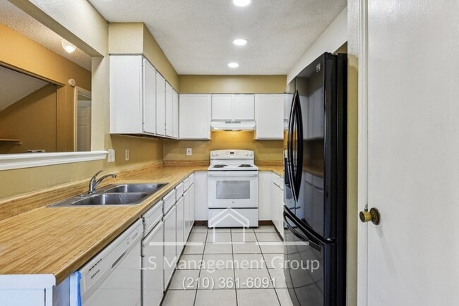 Building Photo - 6704 Windsor Hollow Dr