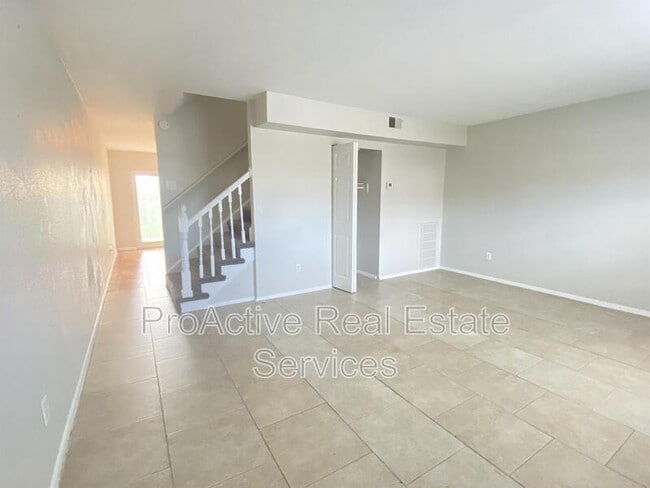 Building Photo - 1013 Dubose Dr