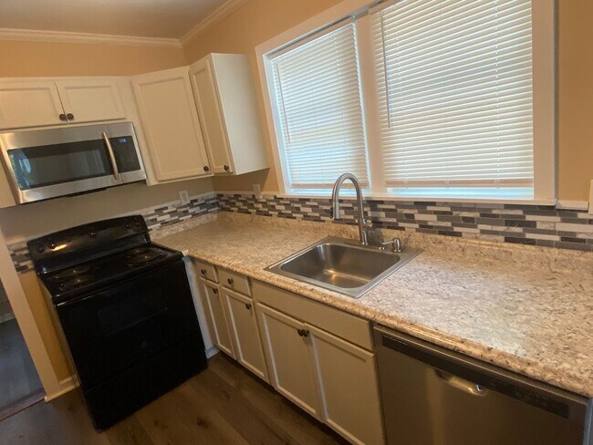 Building Photo - Mobley