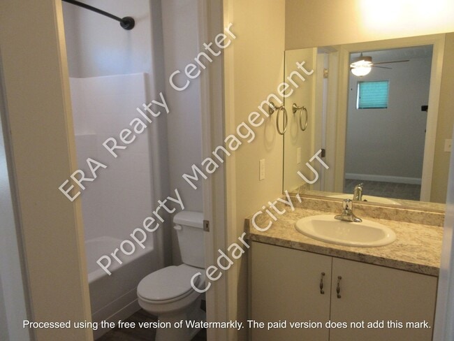 Building Photo - Move In Discount -3 bed 2.5 bath - Newer townhome in the heart of Cedar City!