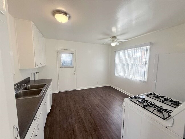 Building Photo - 24638 Eshelman Ave